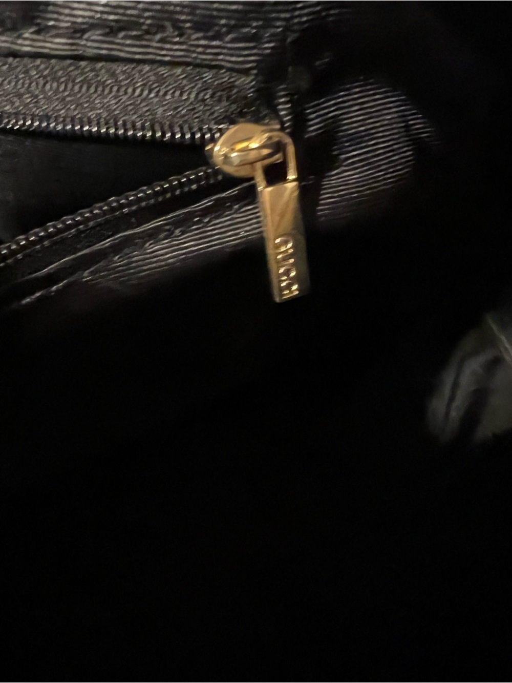 GUCCI White Floral Logo Duffle Bag - Picture 12 of 16